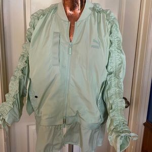 PUMA - cute spring / summer jacket. - ladies L